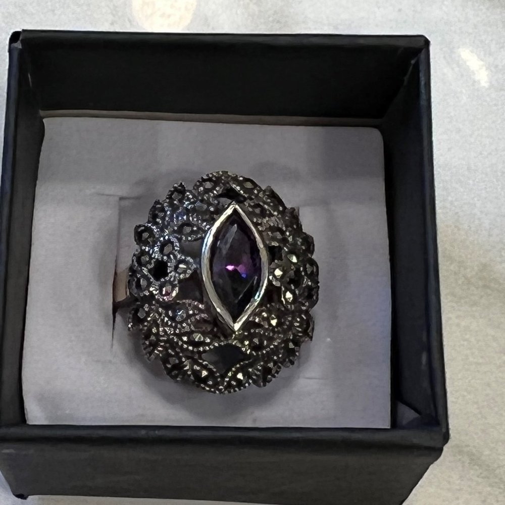 Amethyst & Marcasite Ring - Picture 6 of 7